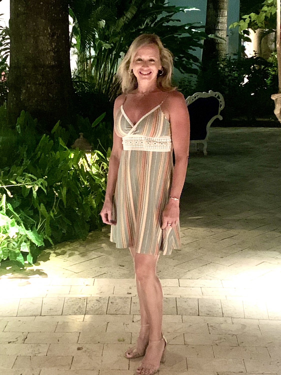 Blonde MILF Jennifer #moYJb33k
