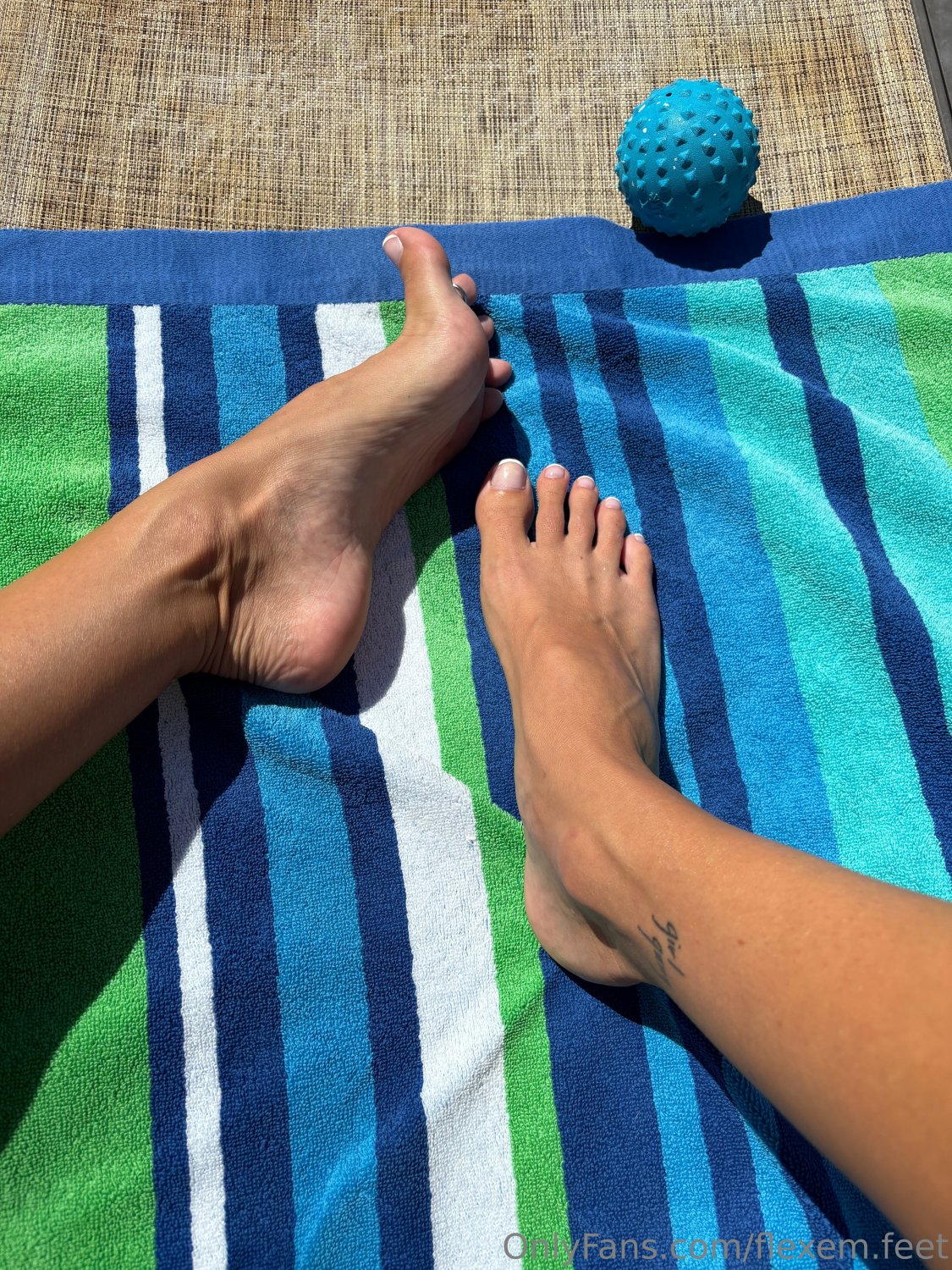 Californian Big Feet Long Toes #mzygRlyK