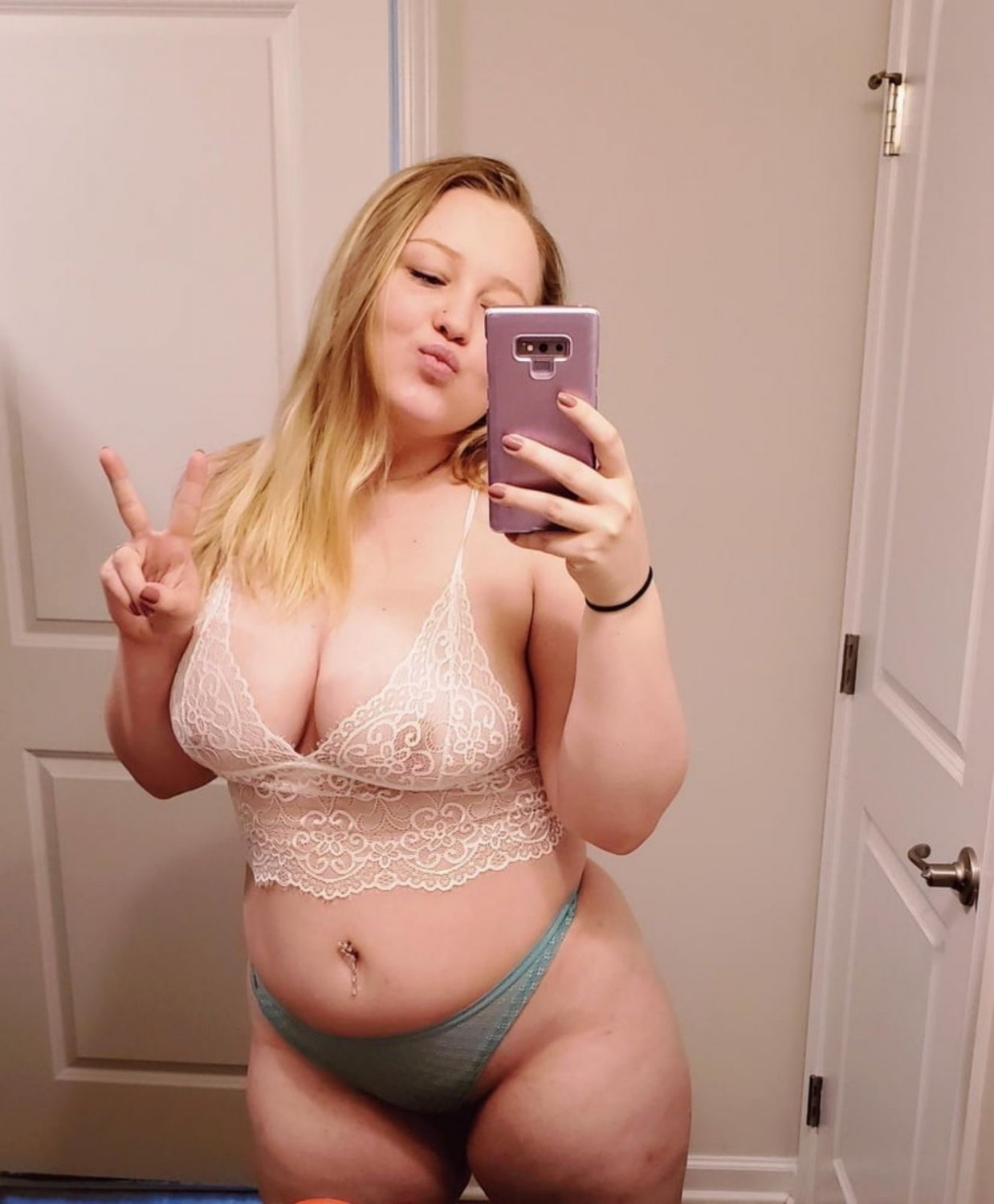 Pretty blond gf loves big bull cock #NcNrL1t2