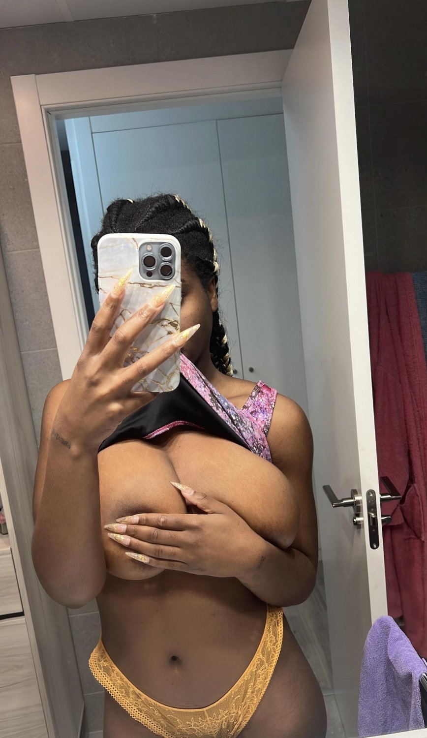 ebony teen has unreal body #NFXO2Oe4