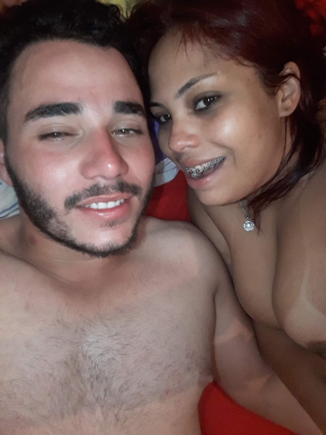 Morena safada trepando com dois. Quem é o oficial? #nGsTs3Tp