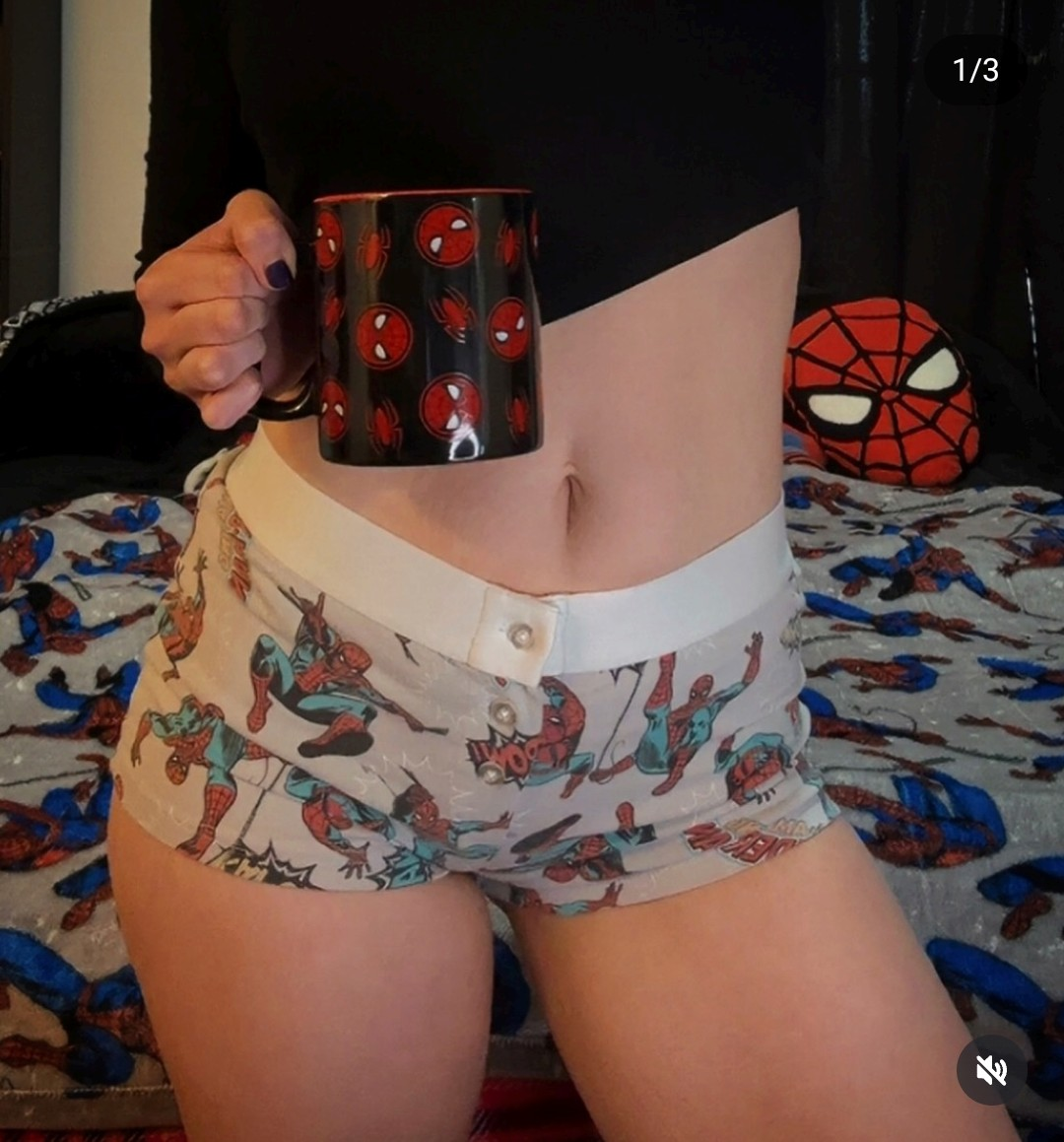 Happy Mother's Day to this slutty MILF Renae. Adorable fuckable face and a thick ass.😏🥵😘 #NJ5aKZkv