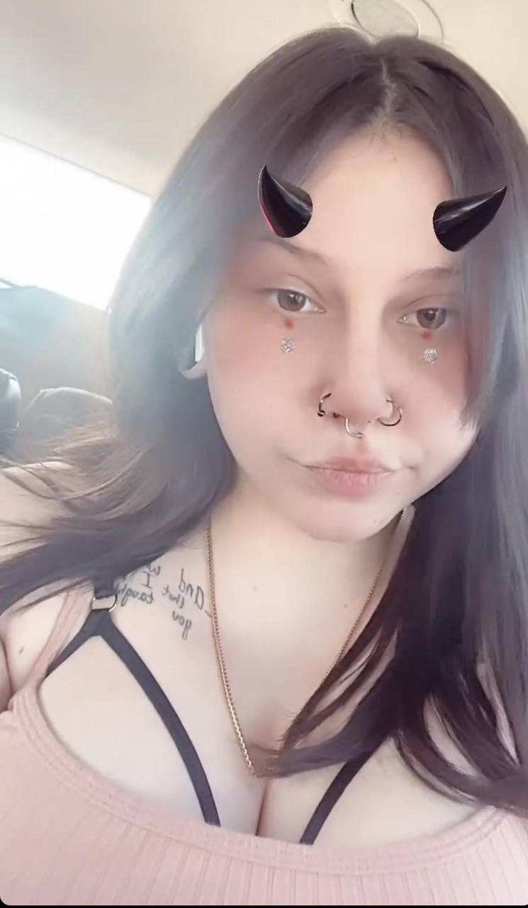 Wanna make my irl a webslut #nkTLp2Q7