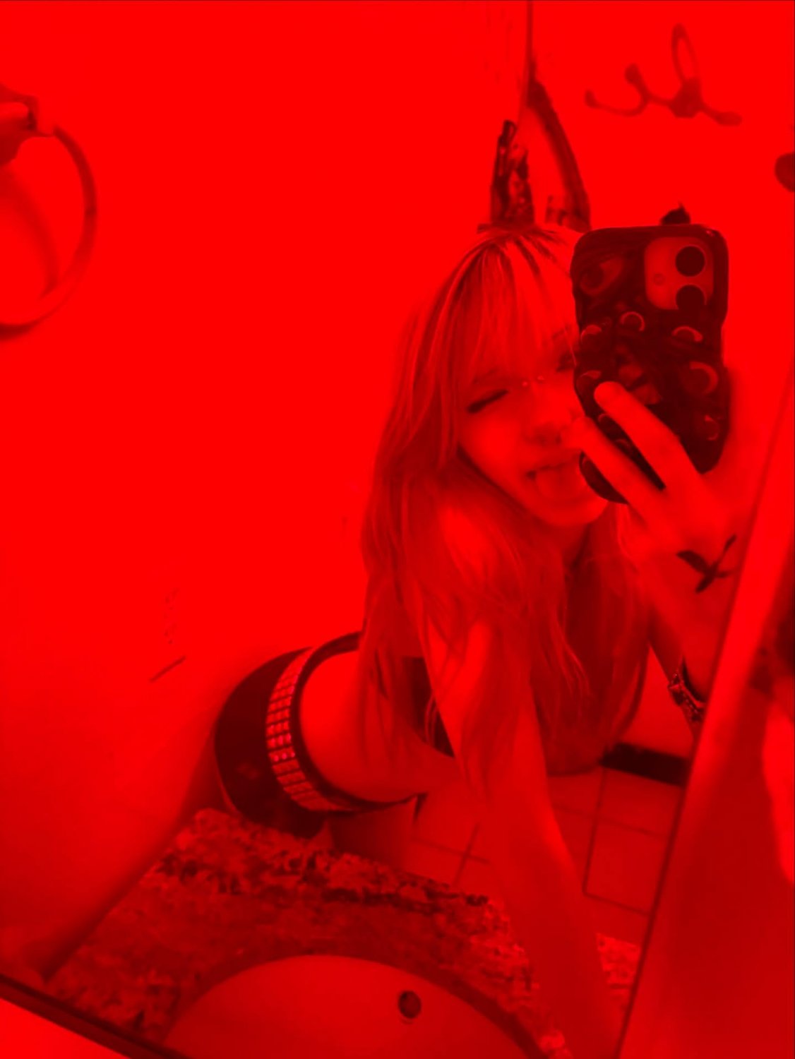 Cute emo teen likes to tease her body #NupO1ghO