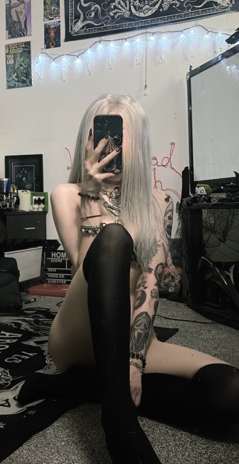 Do you crave being owned by a dominant woman like me #nYN7Fj9q