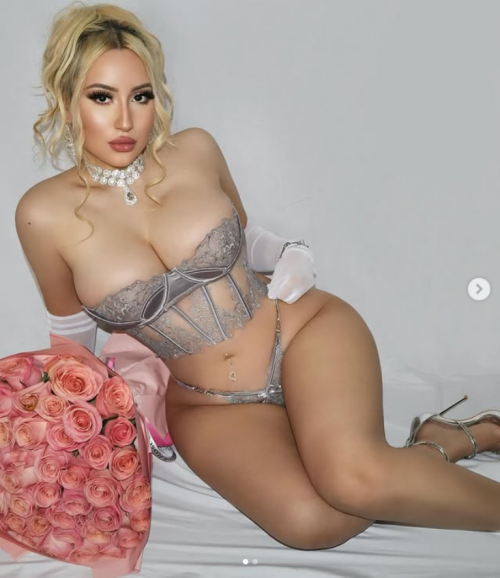 Huge Tits Thot #O1qt0XXM