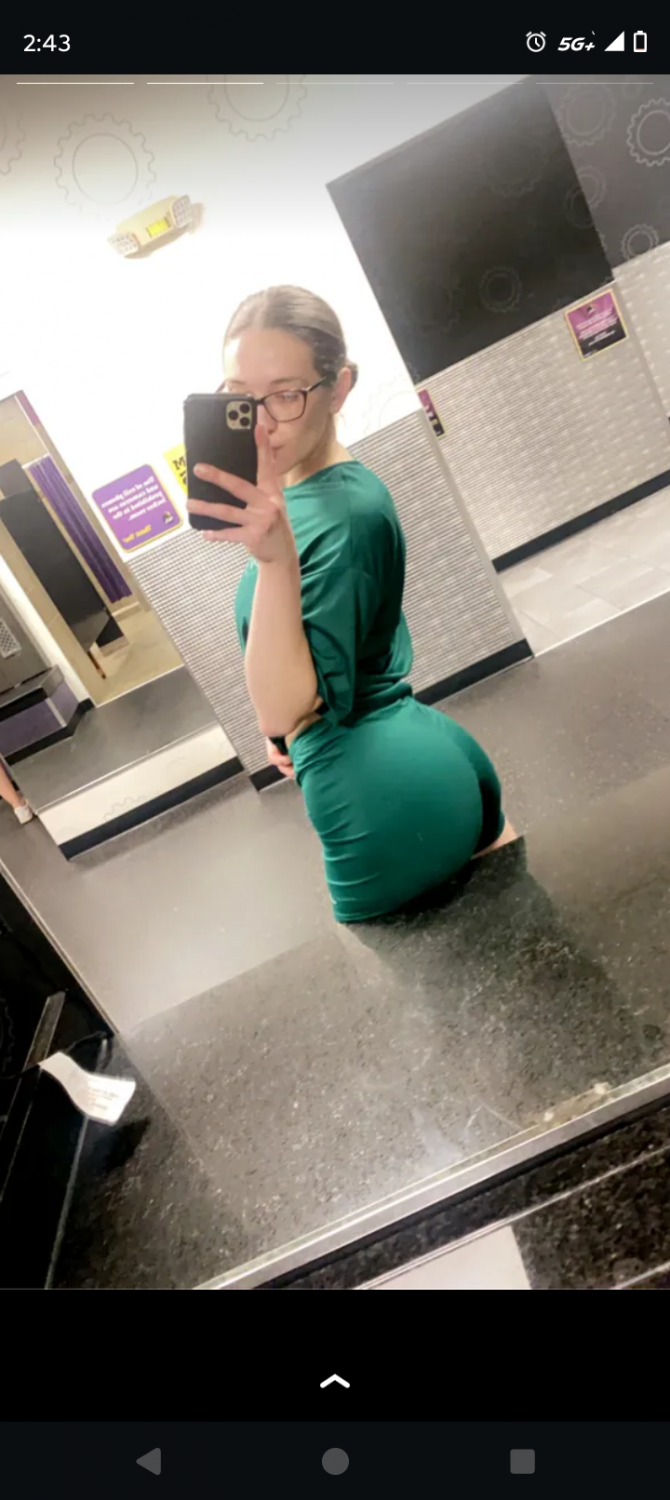 Snapchat Slut. Name in pics #oh0HZLLK