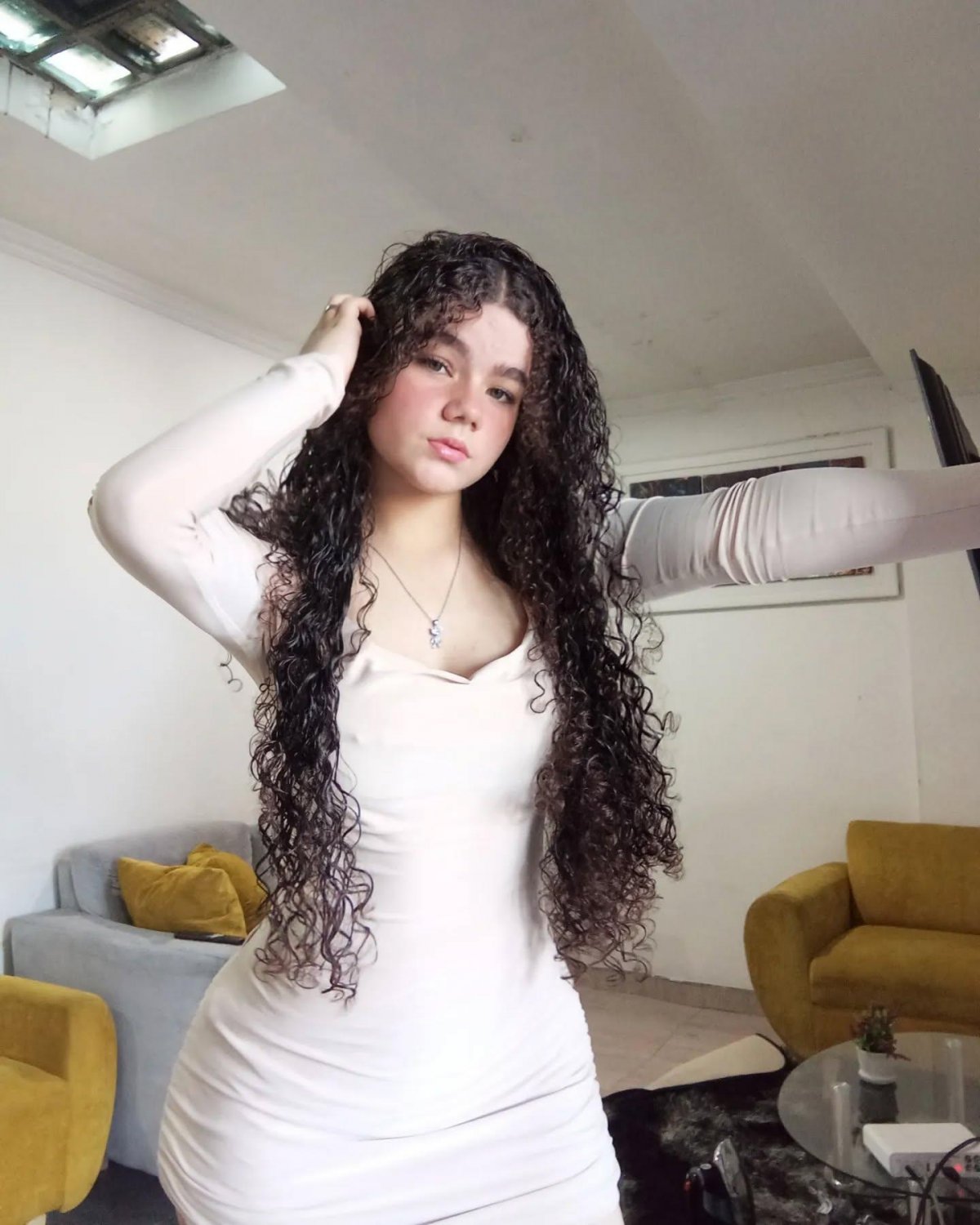 Karen González #OjmSXtsU