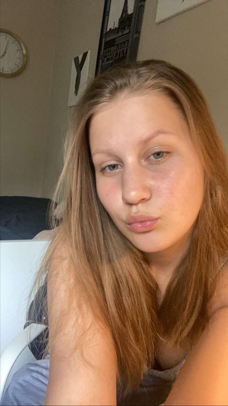 Sexy teen Kami loves attention #OwvCwemk
