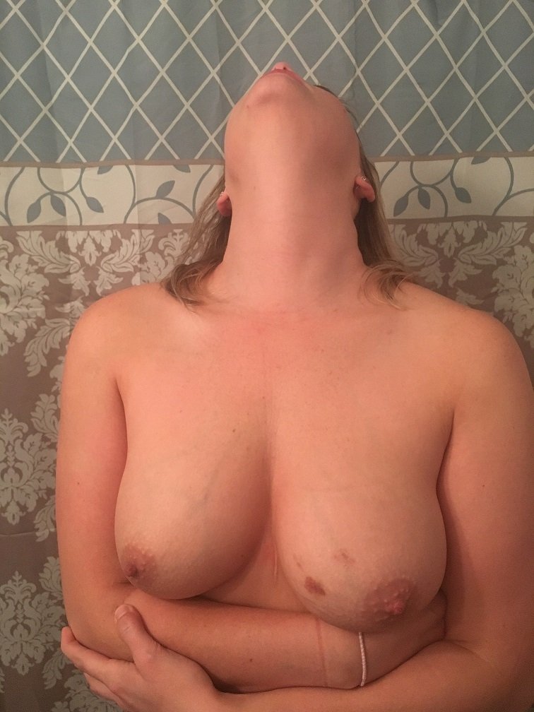 MILF Likes to Play #p31i8J2L