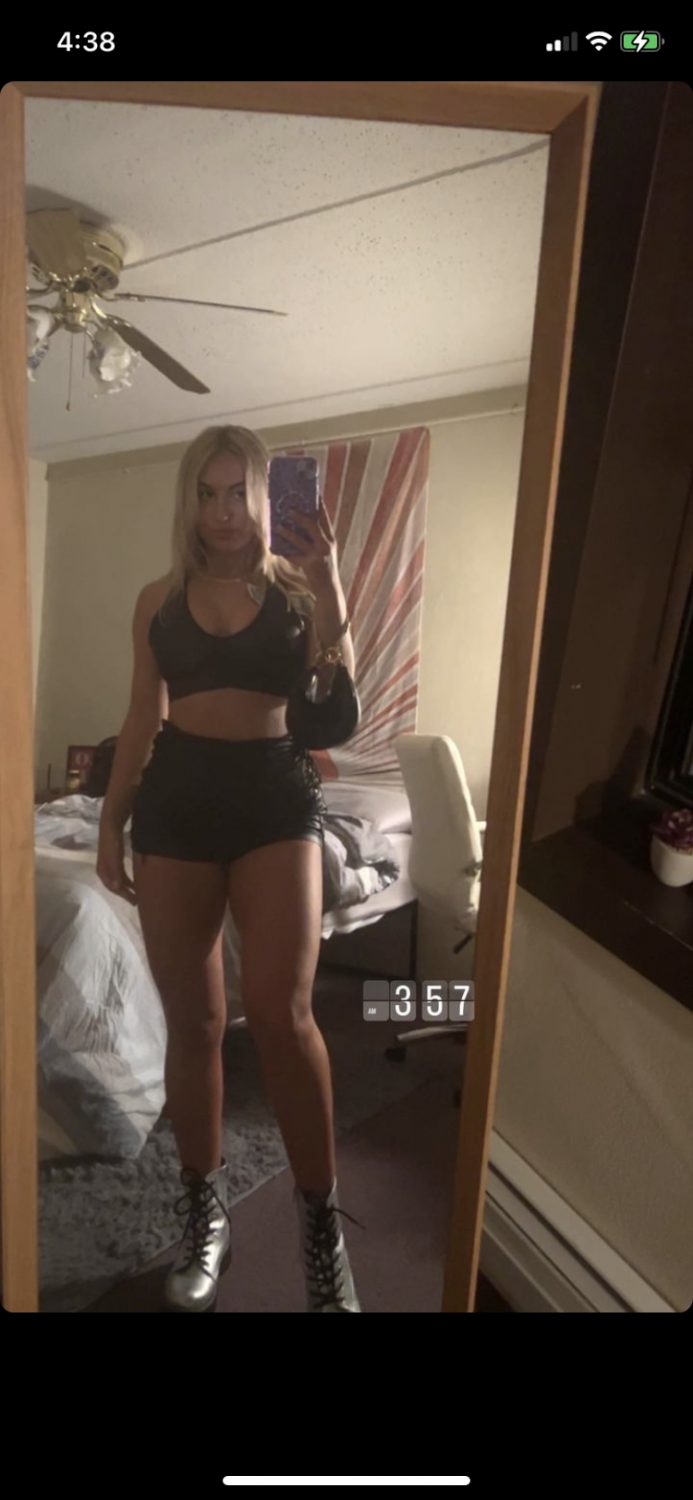 My college crush squeezed her big boobs around my friends cock #p41PGWu5