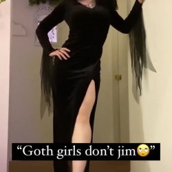 amber the valkyrie muscular fit tik tok babe