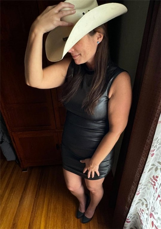 Sexy Milf Sara #Phg9I7n6