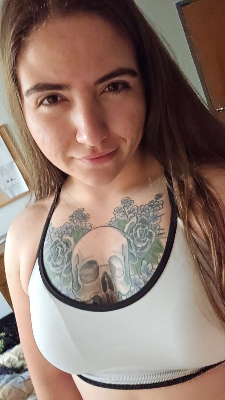 Bailey 24 wants to be a webslut! #PIeh4TOT