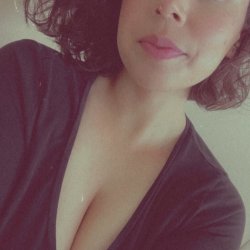 Do you guys know innocent Julia from San Bernardino? DM to see her sexy tits ;)
