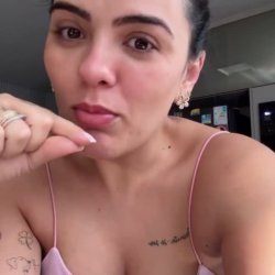Bruna Sunaika – exibindo seus belos peitos❤