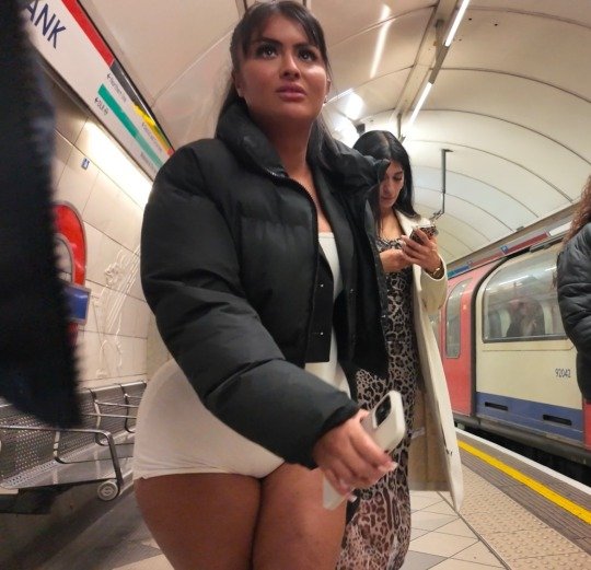 Drunk Girl Teasing #pQdiKq9q