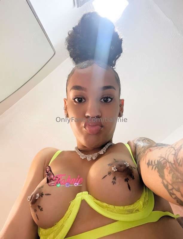 This Annoying Bitch Been Droppin Better Shit #q7Uk8U4g