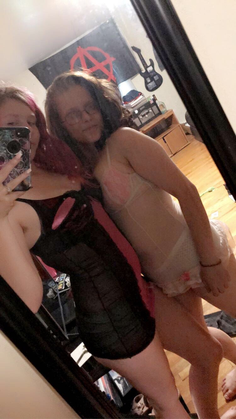 Chubby Slut & Friend #q9Y1s94q