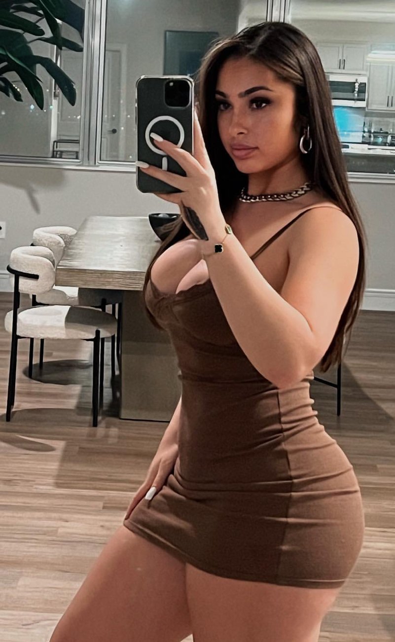 She should just do porn and stop teasing👀🤭 #QLcMhtOn