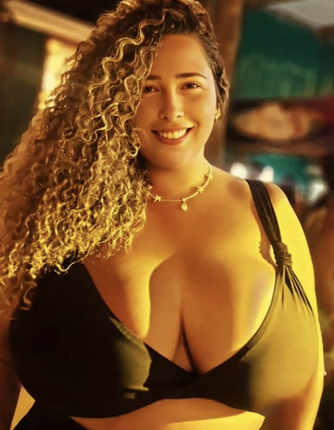 Homem feliz é o que tem a mulher com fartura. #Qnf2c1x3