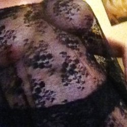 Lorraine – Shy UK Milf. (pic2)