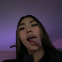 Pretty Young Slut Plays With Pussy & Has a Nice Mouth Leak