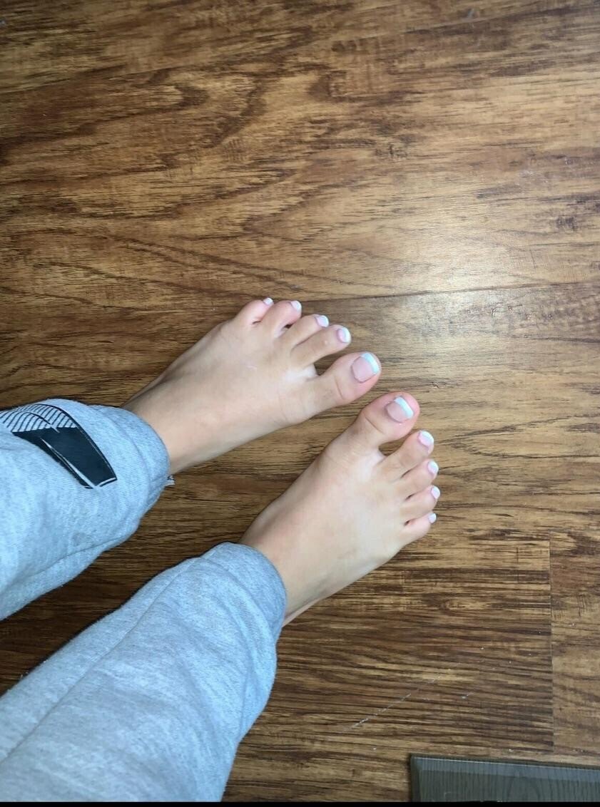 rcuxrvdx SUPER TINY barely legal lightskin bitch LOVES BBC #RcUxrVdx