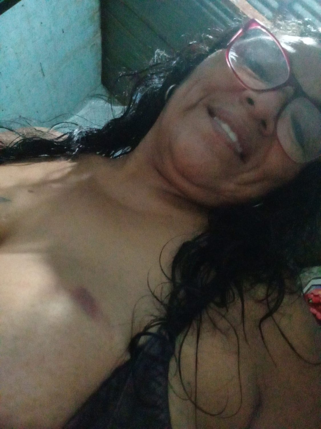 LE Ofrezco DINERO A LA MAMÁ DE MI AMIGO PARA REVENTARLE EL SAPO 💵💵.. ENORMES TETAS DE MILF MORENA #RdKzTMbb