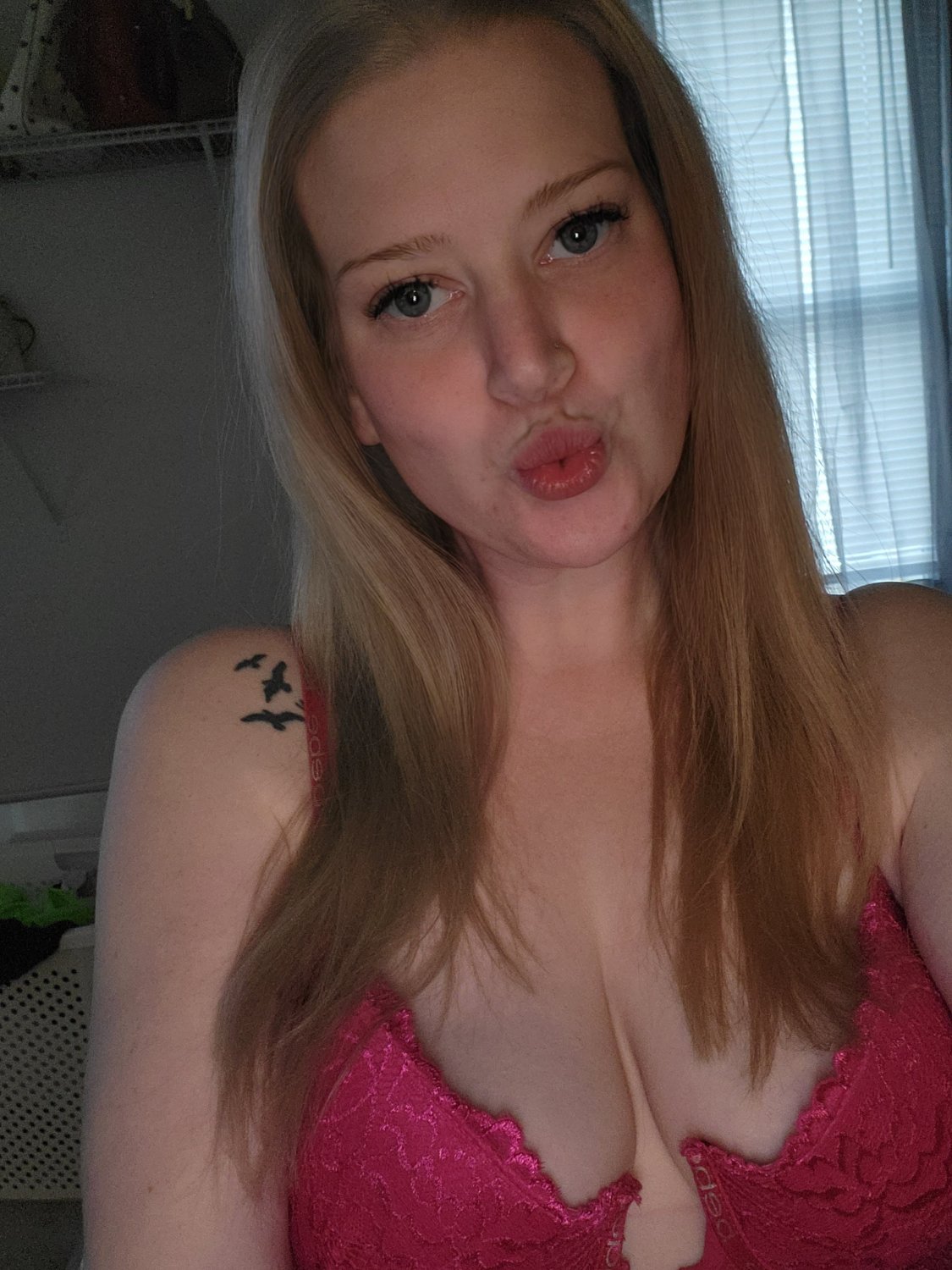 Chubby Webslut Lauren Part 1 #rg1L5IOc