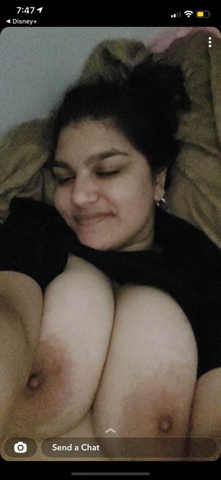 Snap slut. Kik:hawk_1173 #RrYW9Aq3