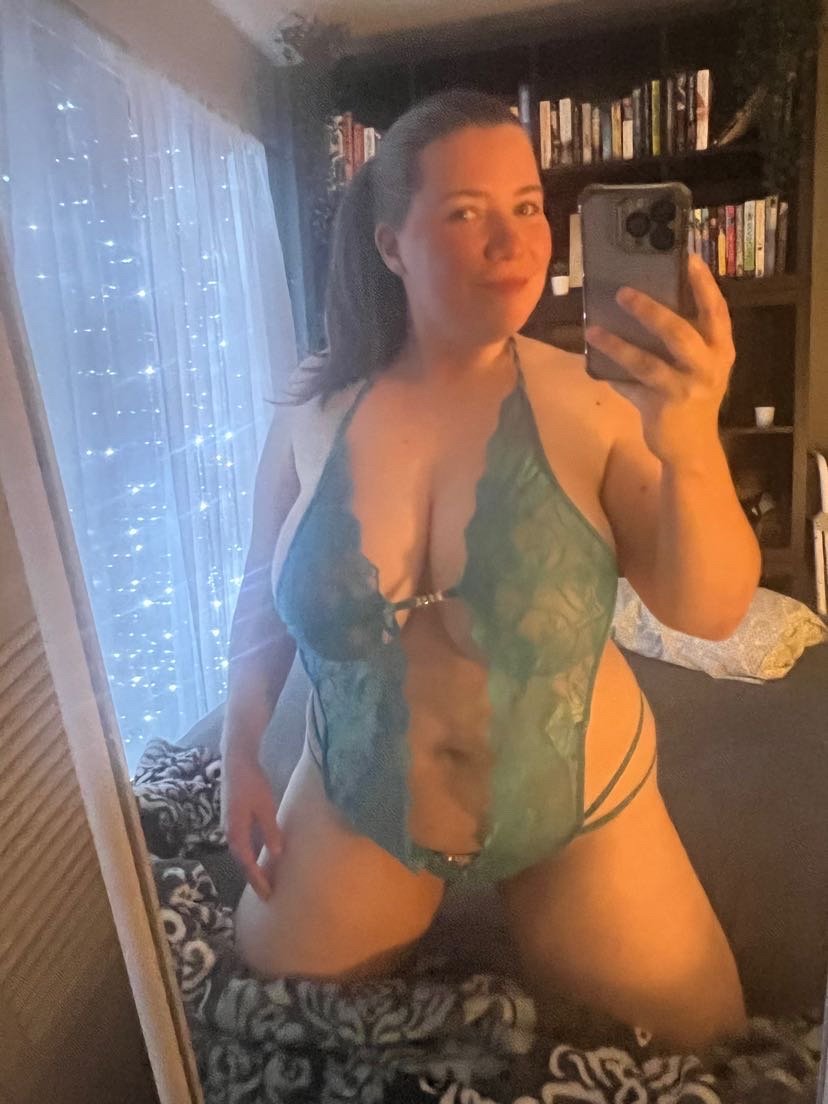 Chubby with a Meaty Pussy #RvToXFaI