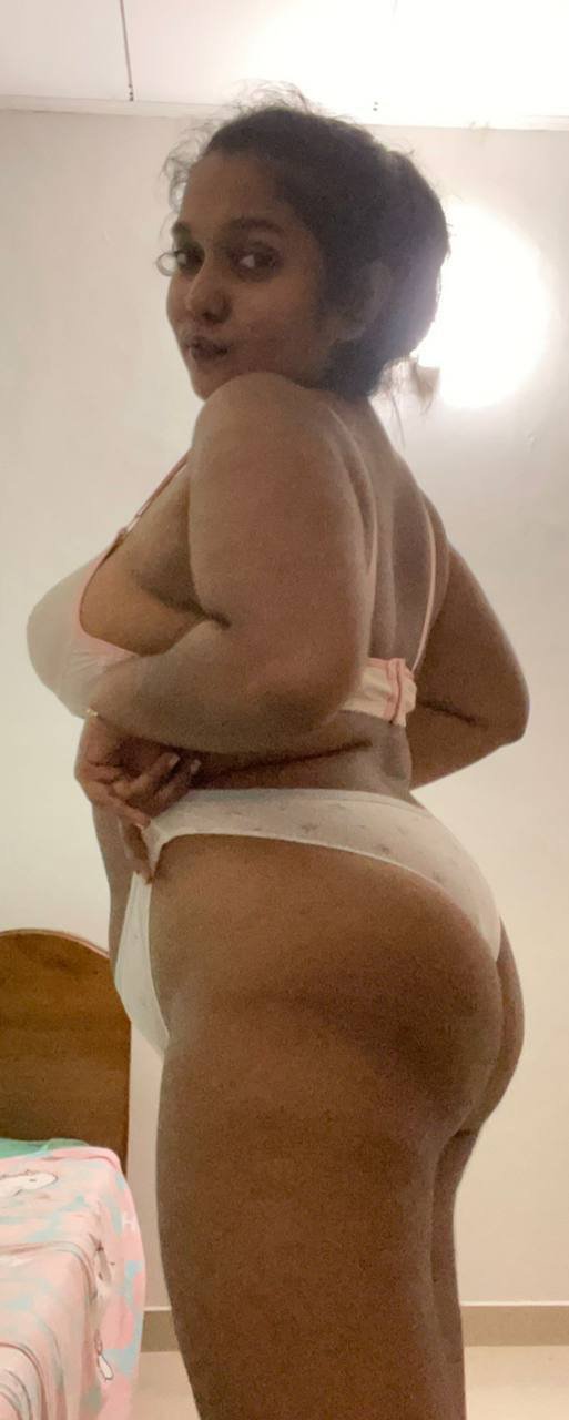 Sri Lankan Sexy Babe #rXUj81xj