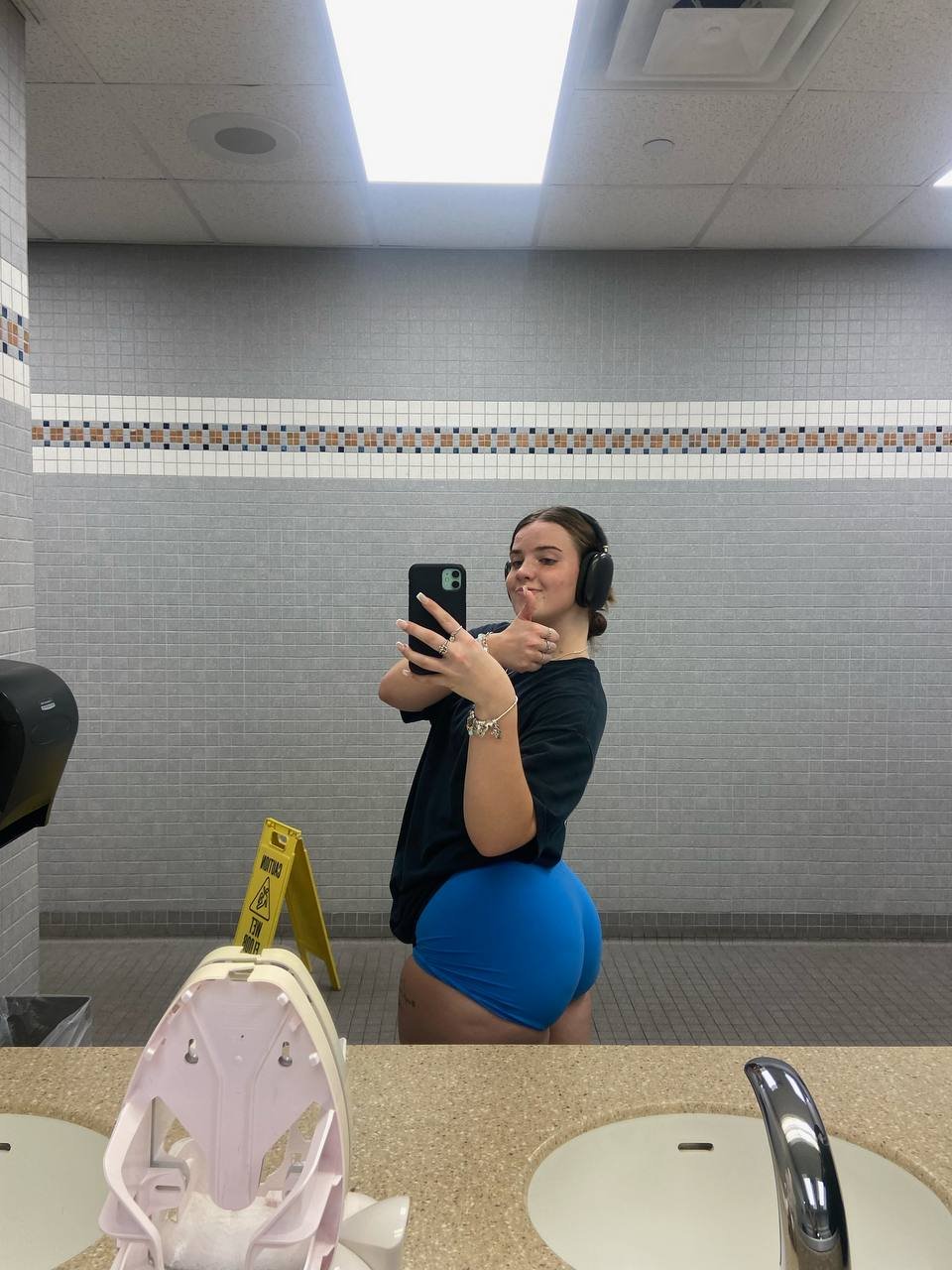 Kik is tyler137890 bully me for letting my girl fuck frat boys at her college #s90g3dBD