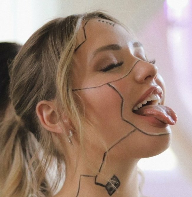 Mia m #sd0vZUSj