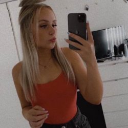 Slutty Bartender Amber