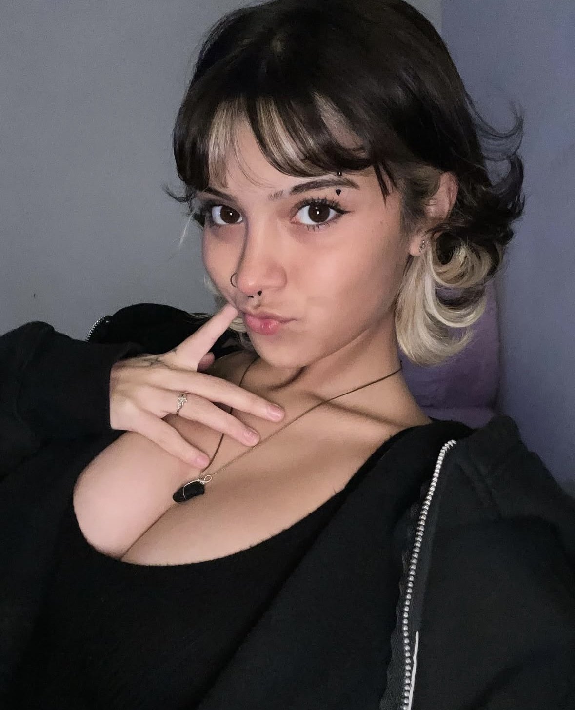 Màďíşòñ #siGnFqIj