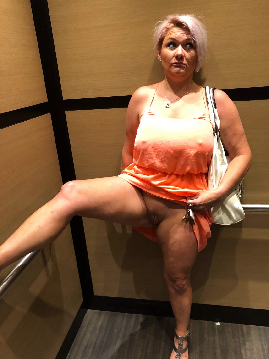 Idaho Pawg Hotwife Riding #SkFfLchG