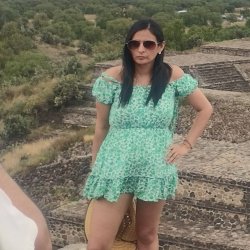 Espiada bajo la falda 👀