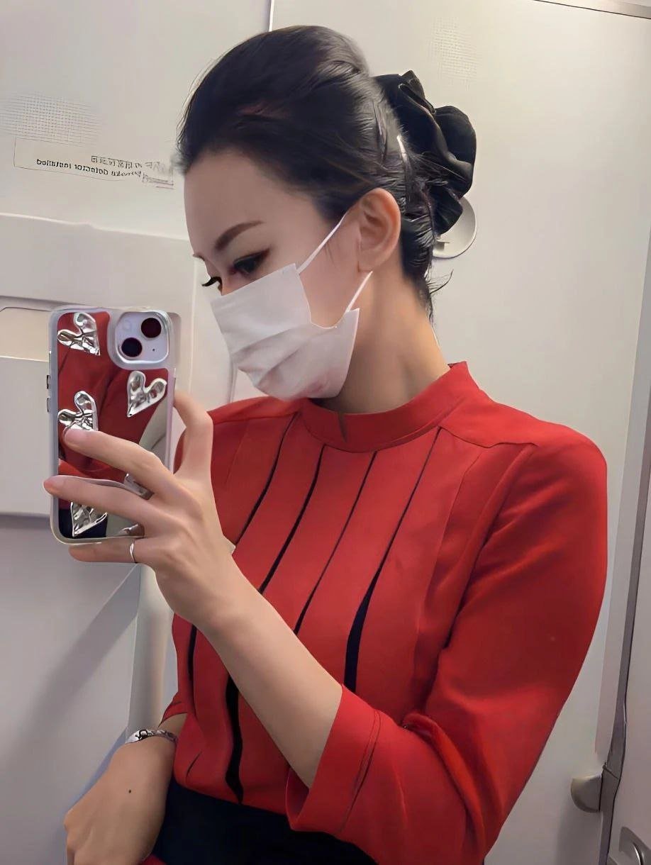 This asian flight attendant pussy is so wet she squirt all over the floor at the hotel #SubVyA5f