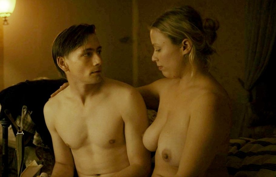 Actress shows lucky actor her big tits #SwJoberf