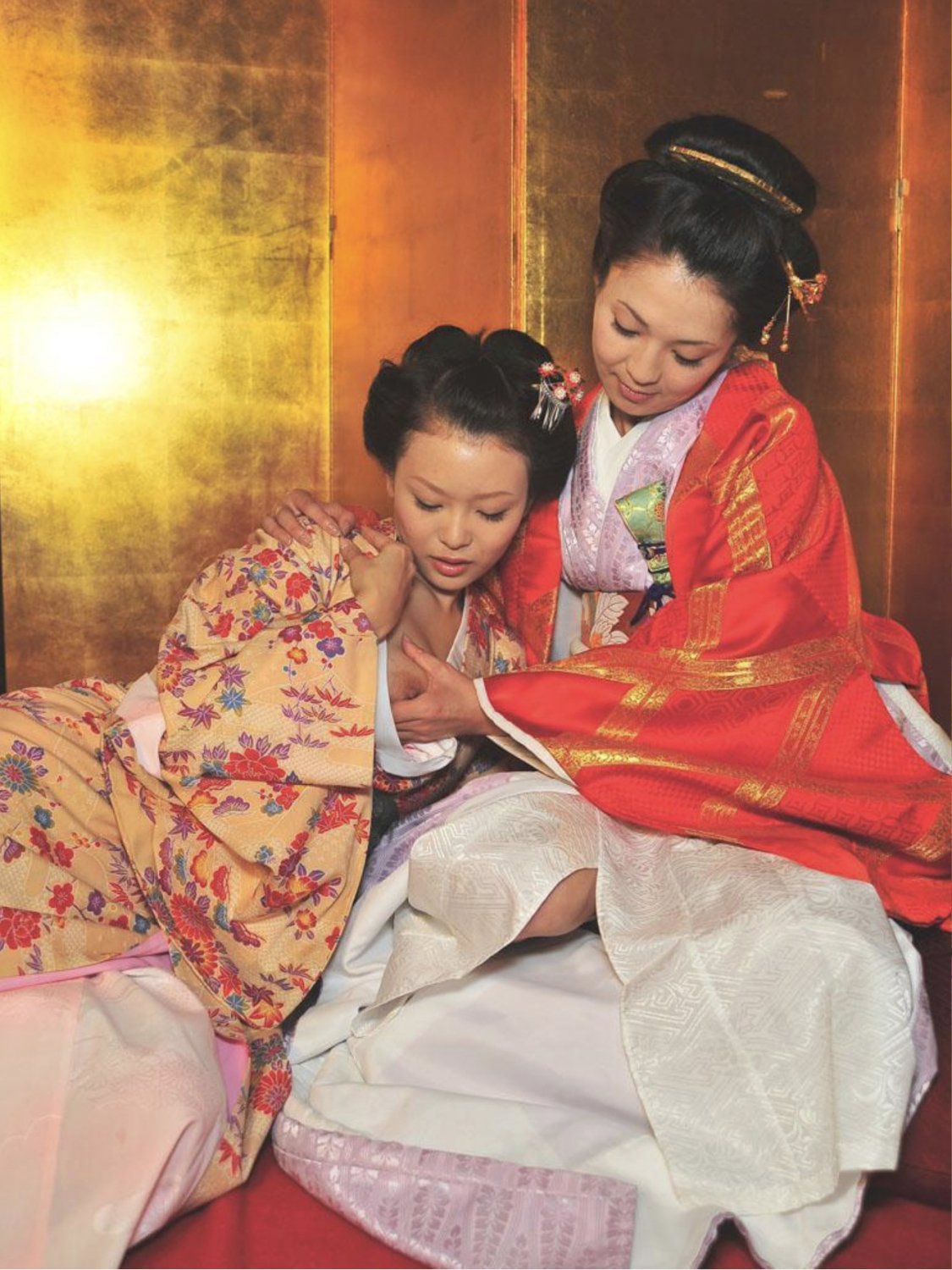 Japanese wife scissoring with handmaiden in Shogun Era #t6qU0AZR