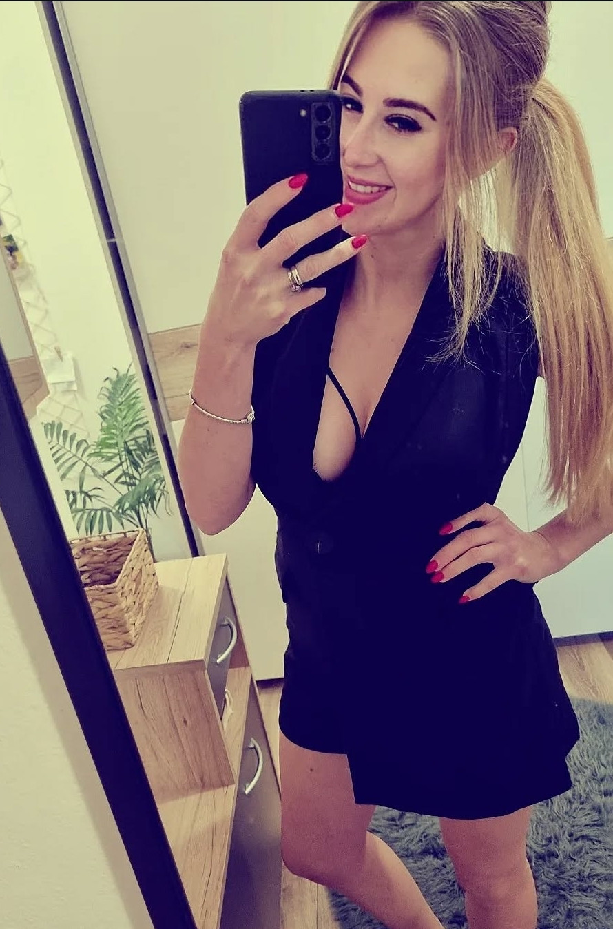 Kristina Webslut #tJJkVovP