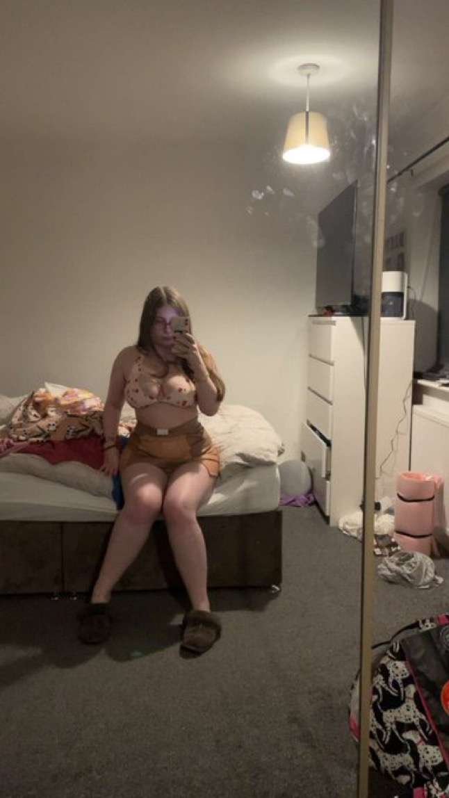 24 year old slut UK slut Hannah #tlHIu1rM
