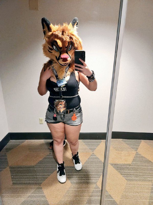 [FURRY] 😡🇲🇽 mexican demi-bisexual shepard girl (mëäņșħëp) #tmEhymIM