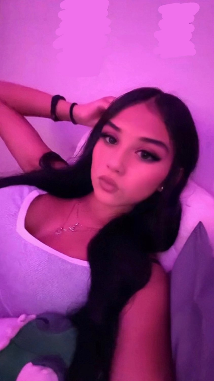 Curvy latina loves to show her creamy pussy and massive tits #tsMozPaK