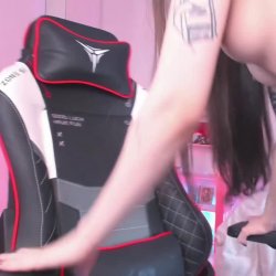 Lastdawn emo slut pussy fingering