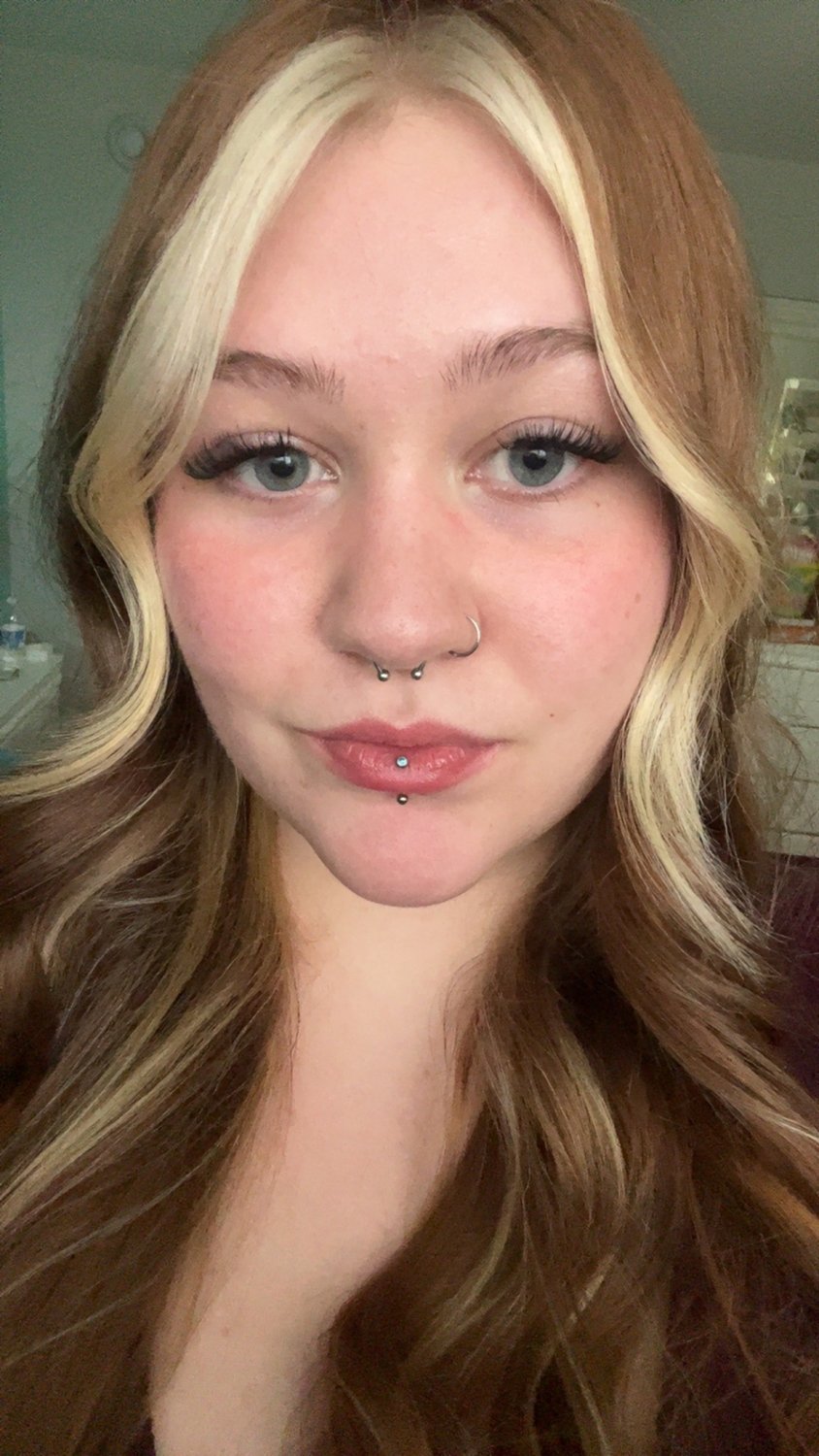 Sexy blonde chubby teen Sarah G #u6j7oMEZ