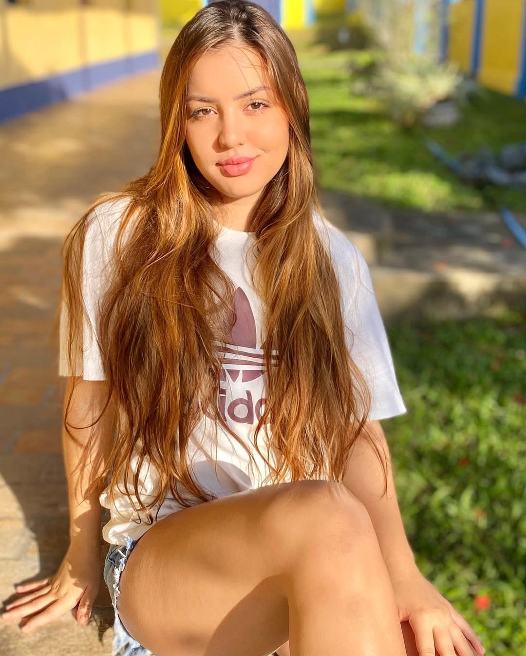 A suavidade do pôr do sol me lembra que a beleza está nos detalhes ☀️✨🦋(JPG) #uJsNqwfg