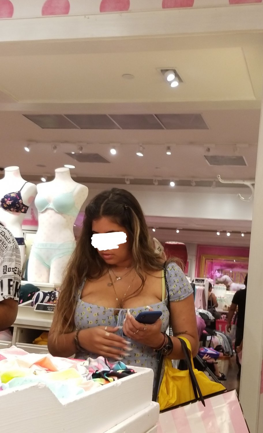 Latina babe dress cleavage #UNAdMnP7